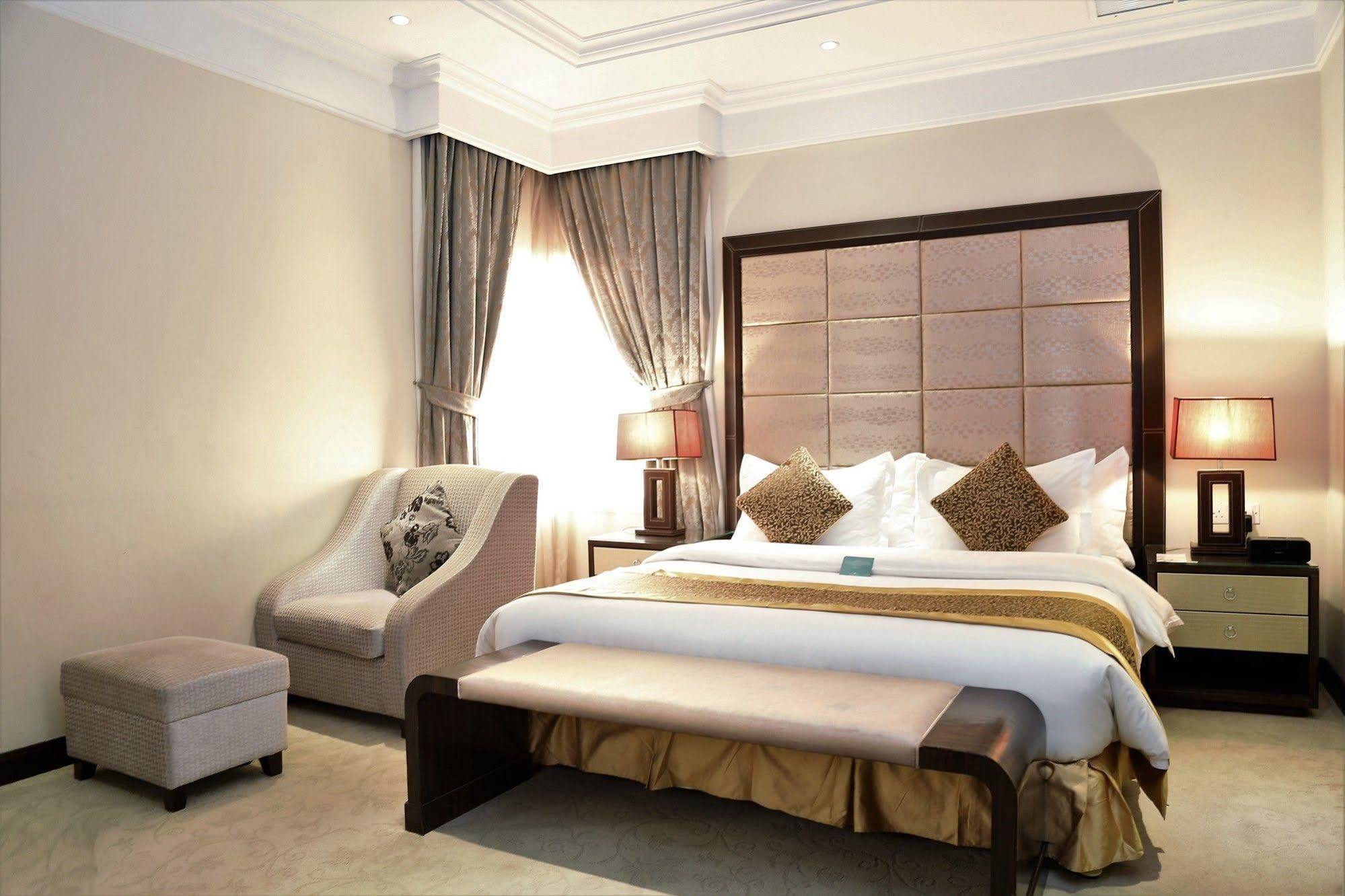 Boudl Kuwait Al Fahahil Aparthotel Kuwait City Exterior photo